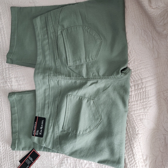 Kim Roger's Capri, Size 18 - Picture 3 of 5